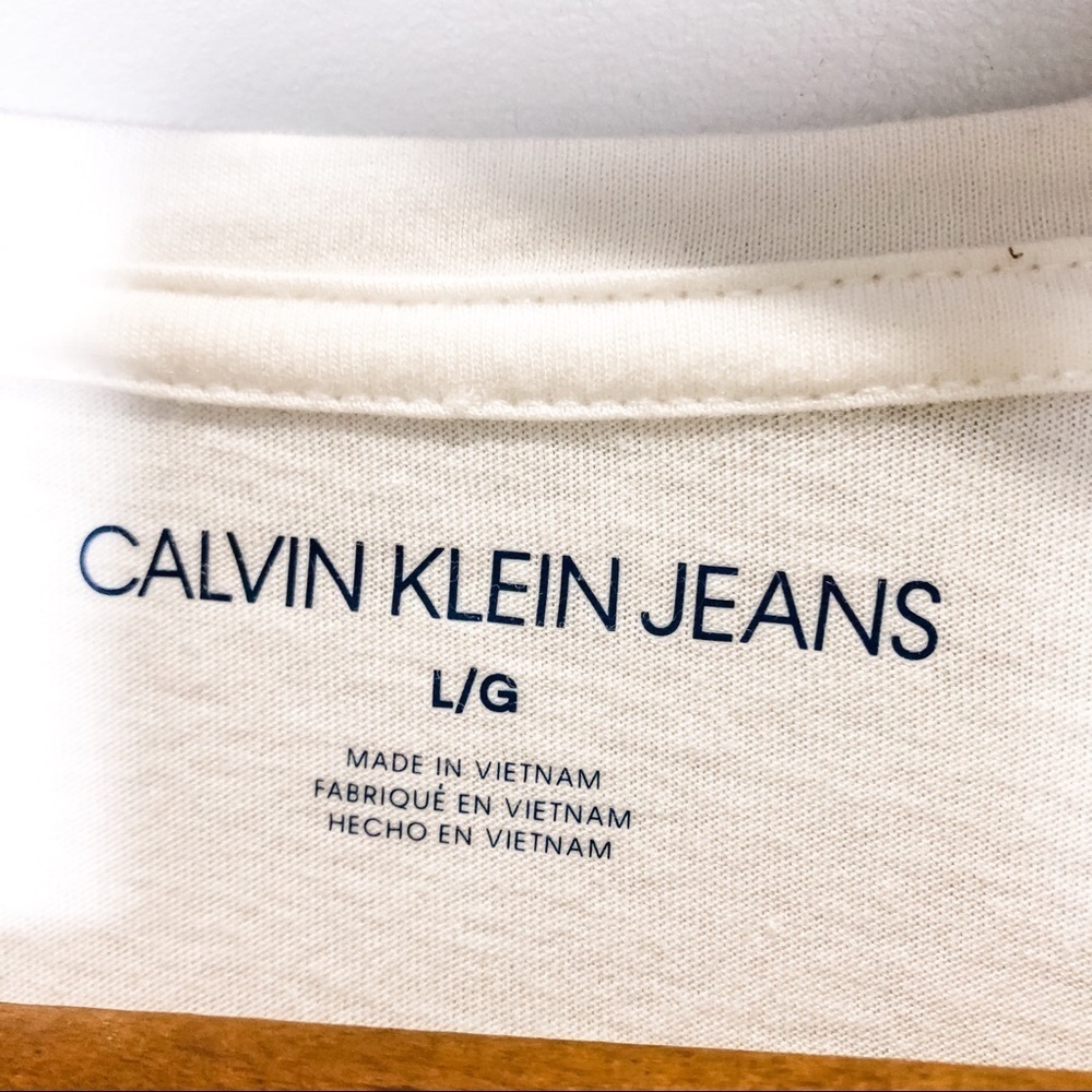 π¦π CALVIN KLEIN | Classic White Long Crop Top - Picture 5 of 9